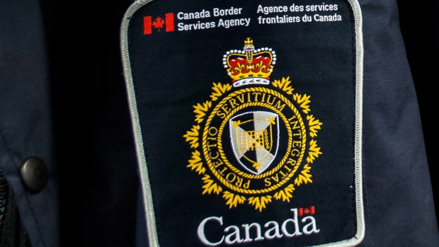 canada-border-services-agency-shoulder-patch.jpg