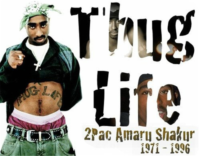 1996 年.2pac 在 发 行 了(万 视 瞩 目)专 辑 后 迎 来 了 事 业 最 高 峰.他 的"Thug life"形...