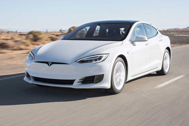 2016-Tesla-Model-S-60-front-three-quarter-in-motion-02-e1477952073682.jpg